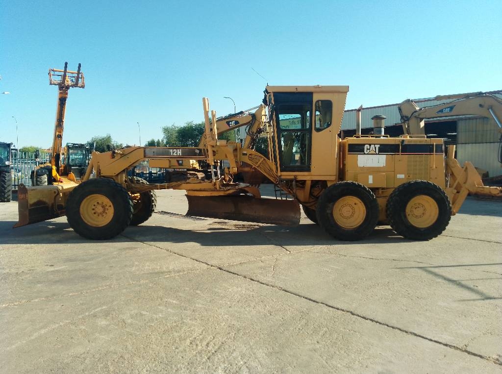 CAT 12 H