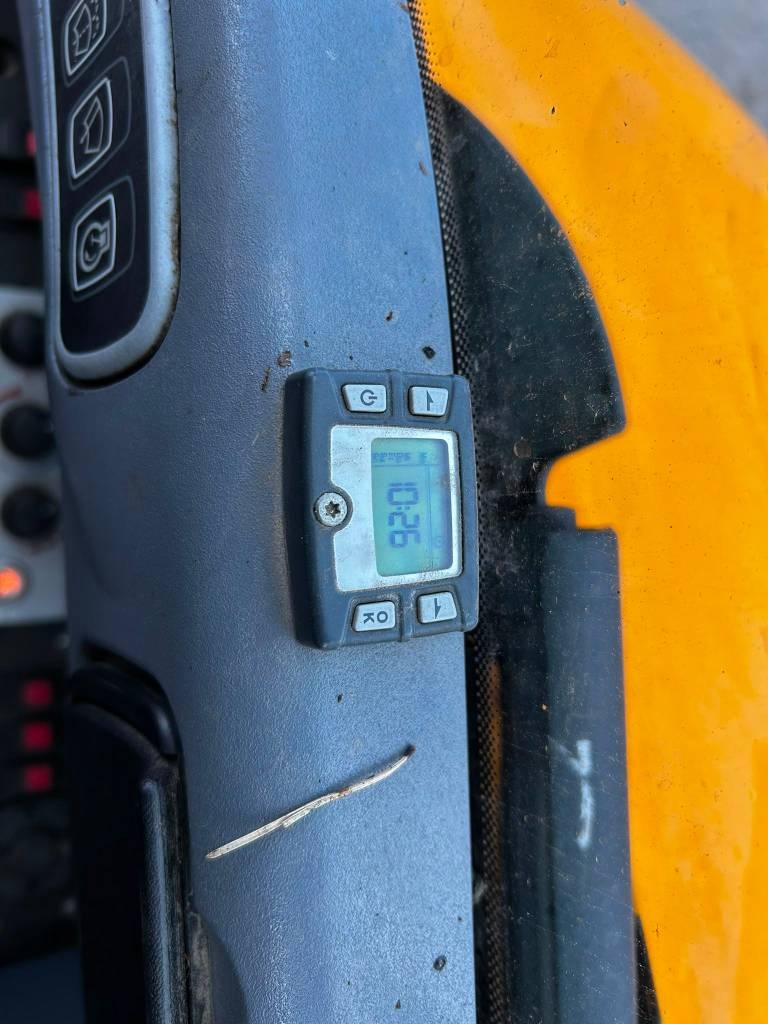 JCB 8080 / Pārdots / Pārdots kuva 17