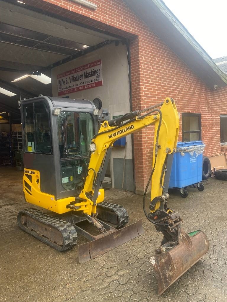 New Holland E 18 B
