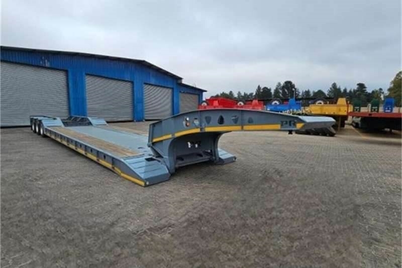 PR Trailers TRI AXLE WELL DECK DETACHABLE