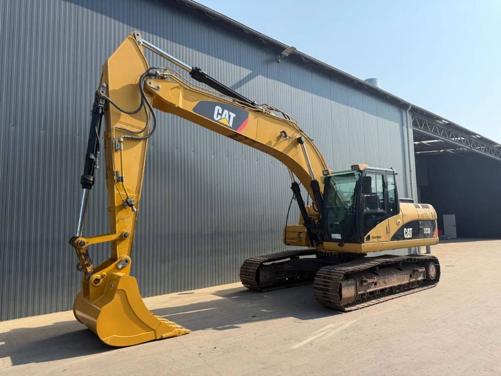 CAT 323D L