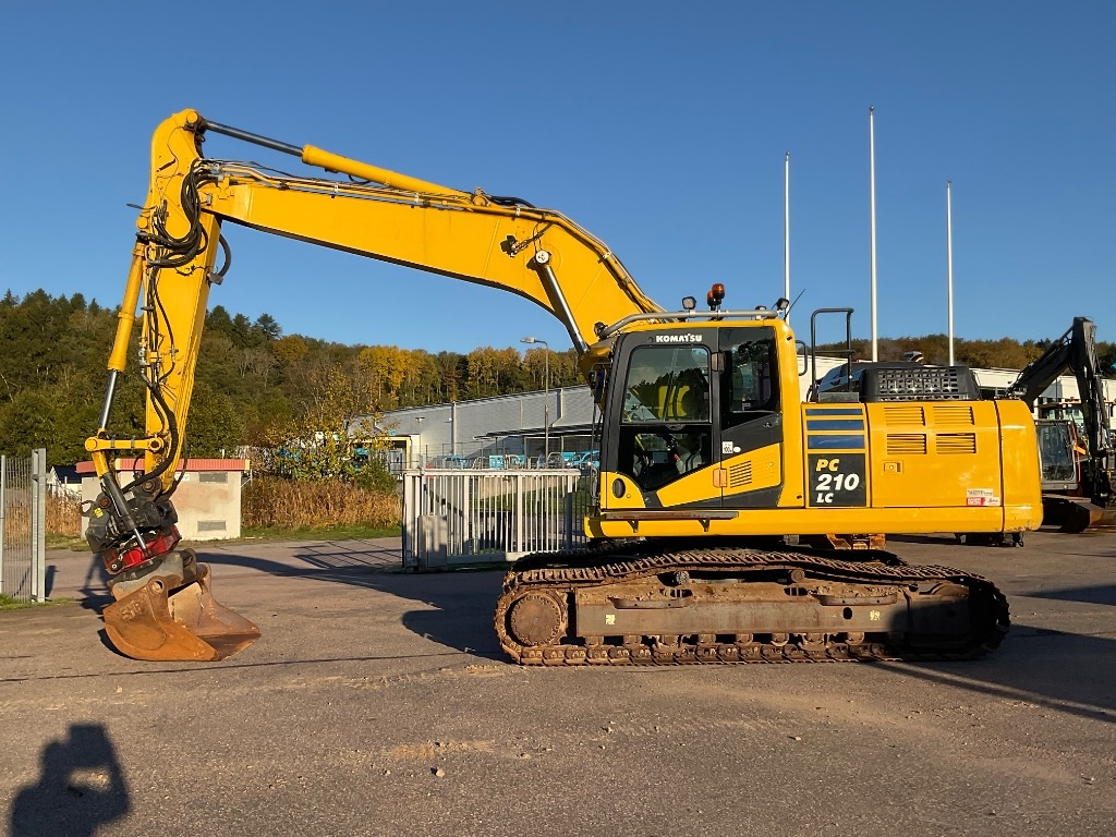 Pelle sur chenilles Komatsu PC 210 LC-11 — occasion 2017