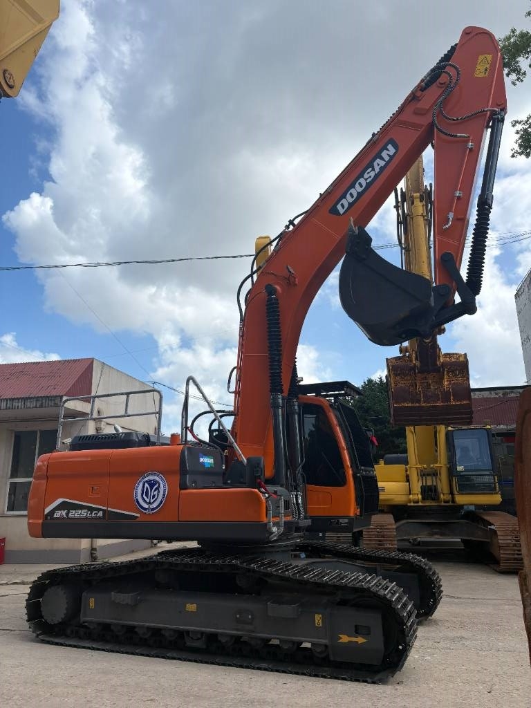 Doosan DX 225