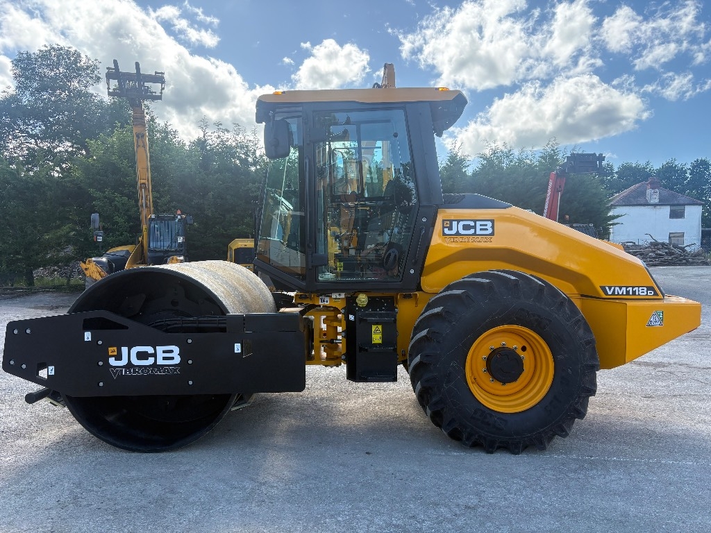 JCB VM 118 D