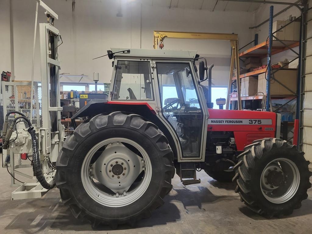 Massey Ferguson 375