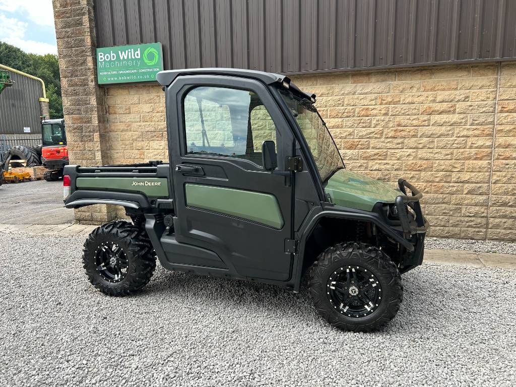 John Deere Gator 865M