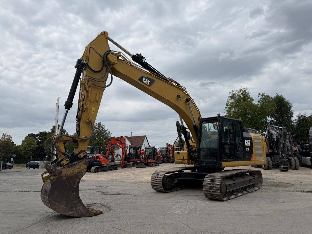 Pelle sur chenilles Caterpillar 323 F L — occasion 2017, 9 549 h