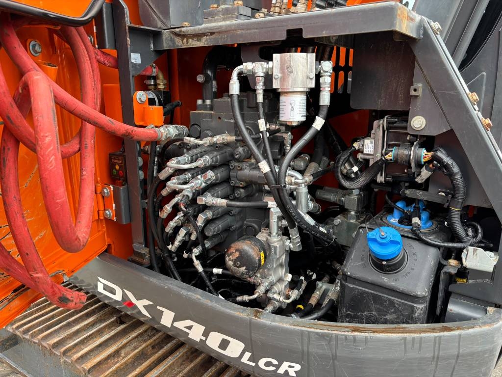 Doosan DX 140 LCR-5/ Kallistuva kauha, Pienet tunnit kuva 13