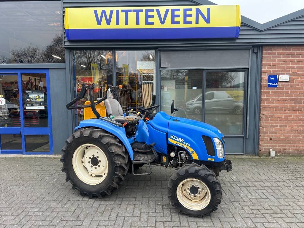 New Holland Boomer 2030