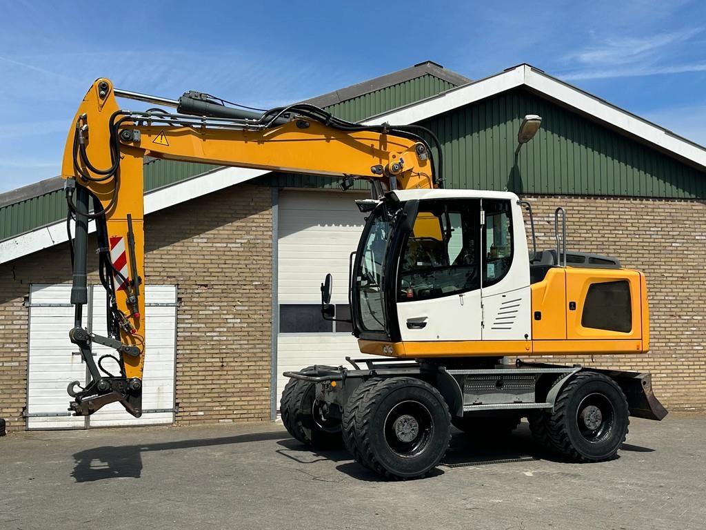 Liebherr A918