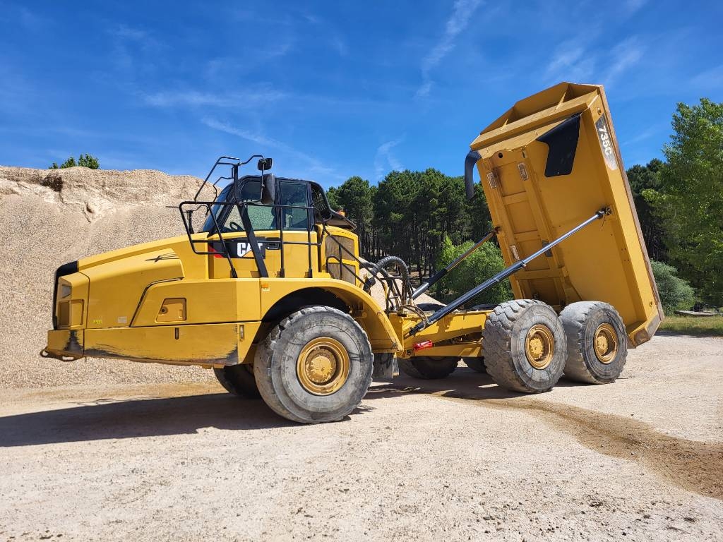 CAT 735C