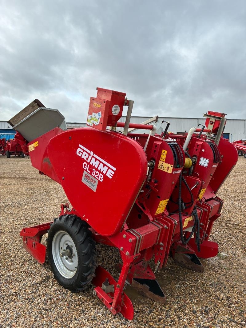 Planteuse de pommes de terre Grimme GL 32 B, 2 Row, Cup, Potato Planter — occasion 2008