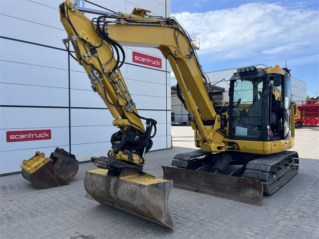 Komatsu PC88MR-11EO