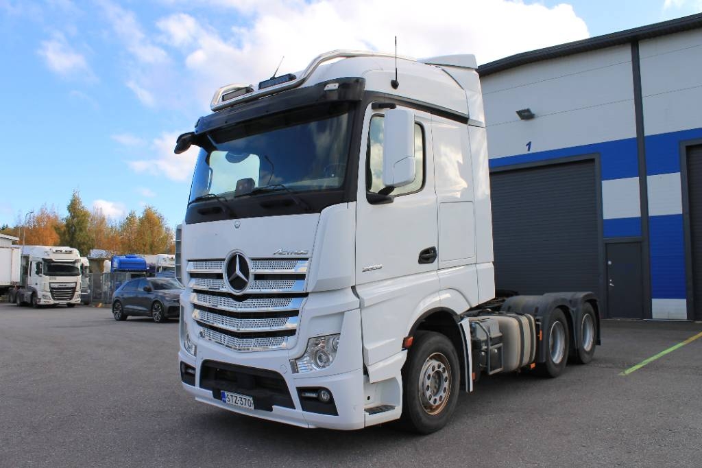 Mercedes-Benz Actros 2553