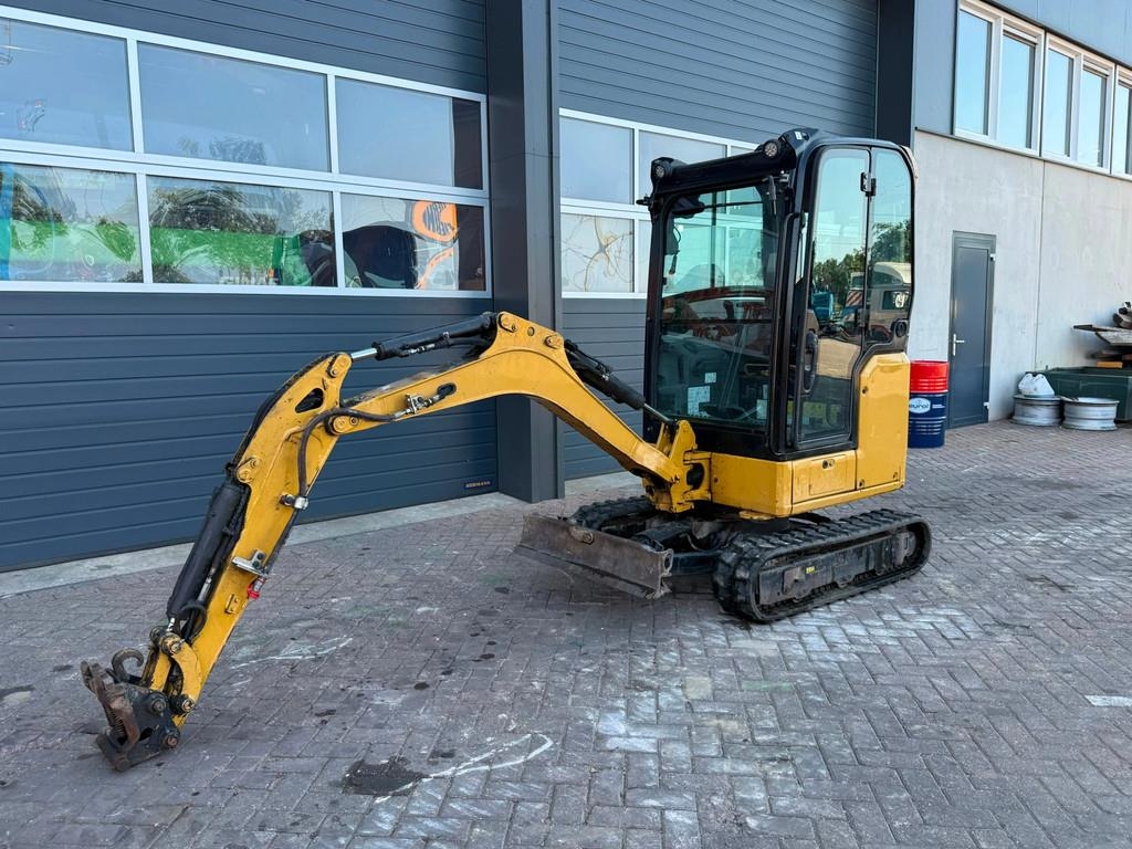CAT 301.8