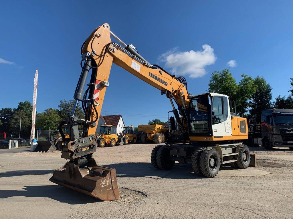 Pelle sur pneus Liebherr A 920 Litronic — occasion 2016, 11 413 h