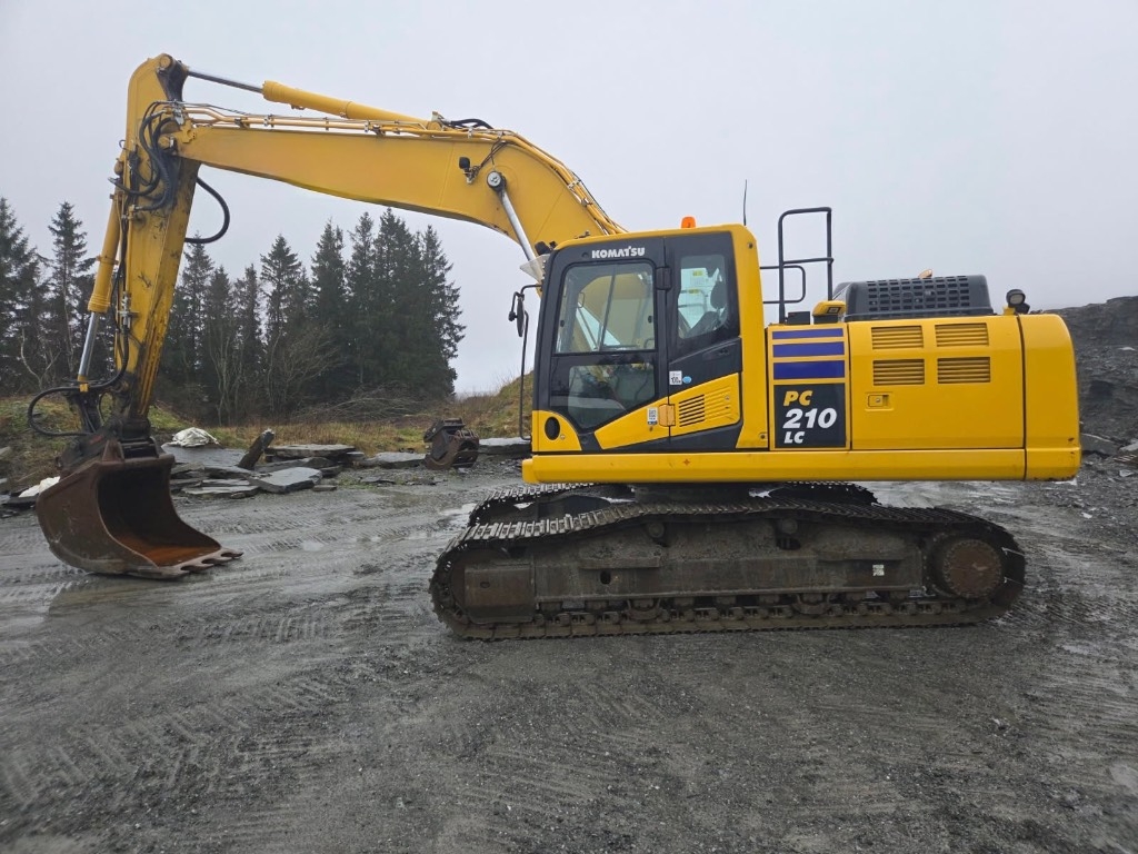 Komatsu PC210LC-11E0