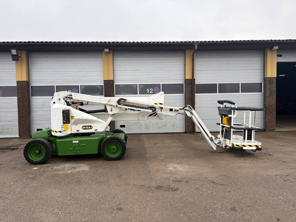 JLG M 450 AJ