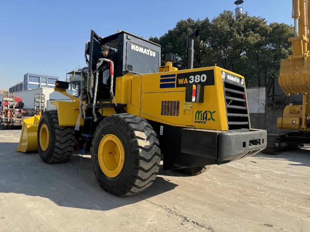 Chargeuse sur pneus Komatsu WA 380 — occasion 2020, 1 000 h