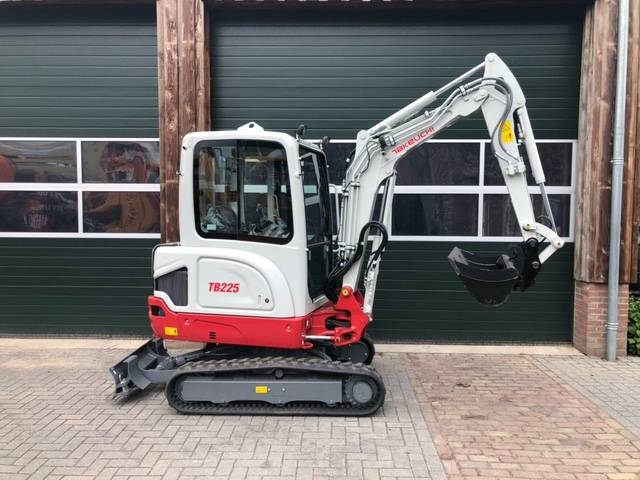 Takeuchi TB 225
