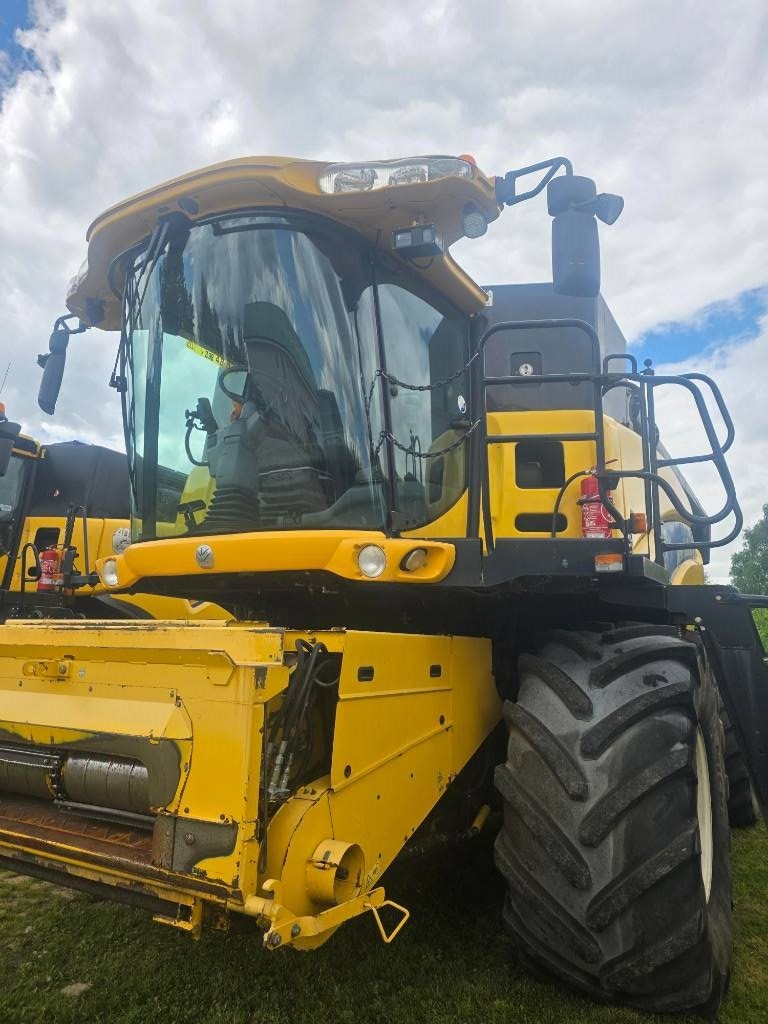 New Holland CR 9080