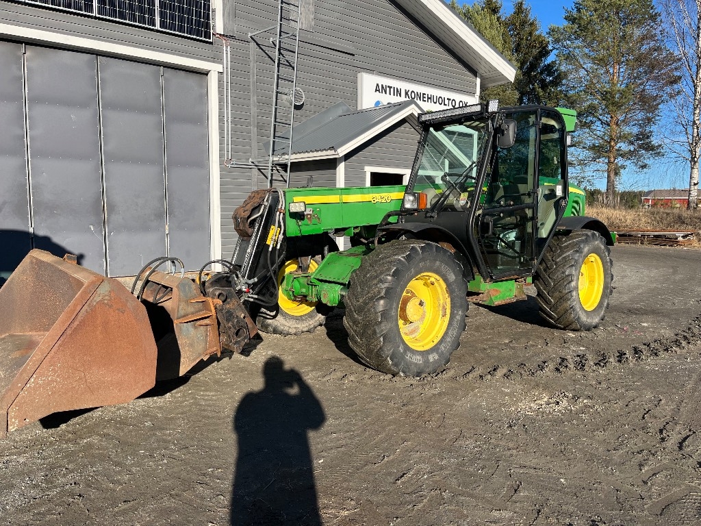 John Deere 3420