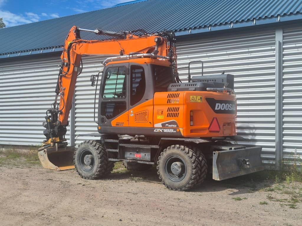 Doosan DX 165 W-5 -21 inkl Kärra / Redskap /stödbensbrygg