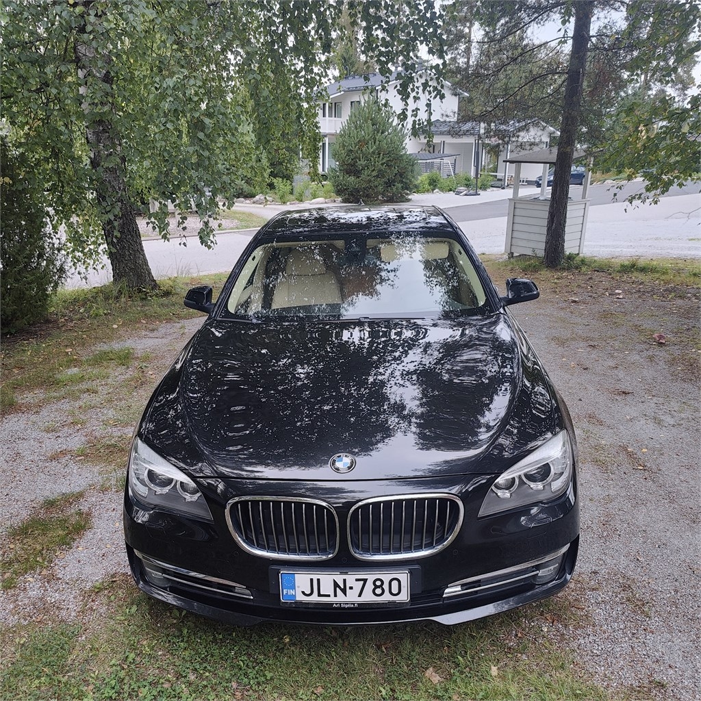 BMW 740d xDRIVE Sedan (AA)