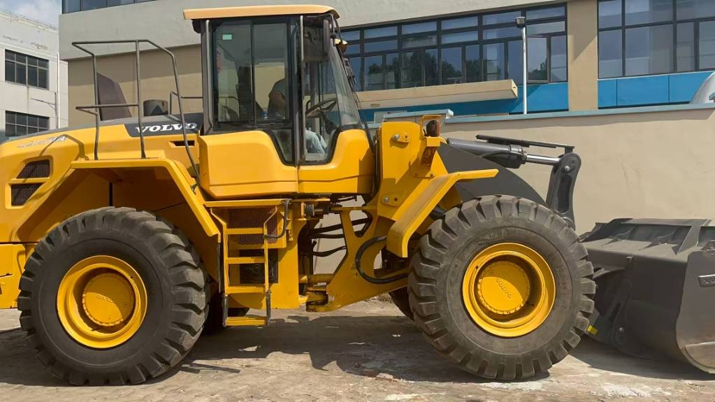 Chargeuse sur pneus Volvo L 105 — occasion 2021, 1 200 h