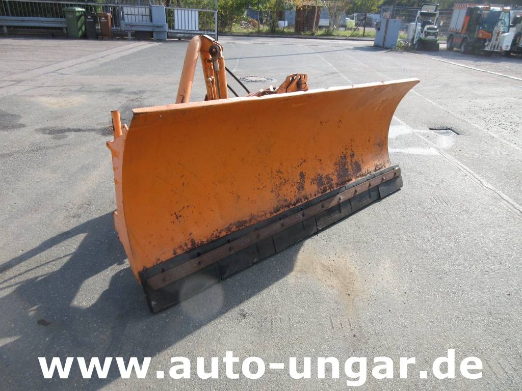 Chasse-neige Schmidt Schneepflug 240cm für Unimog Winterdienst — occasion