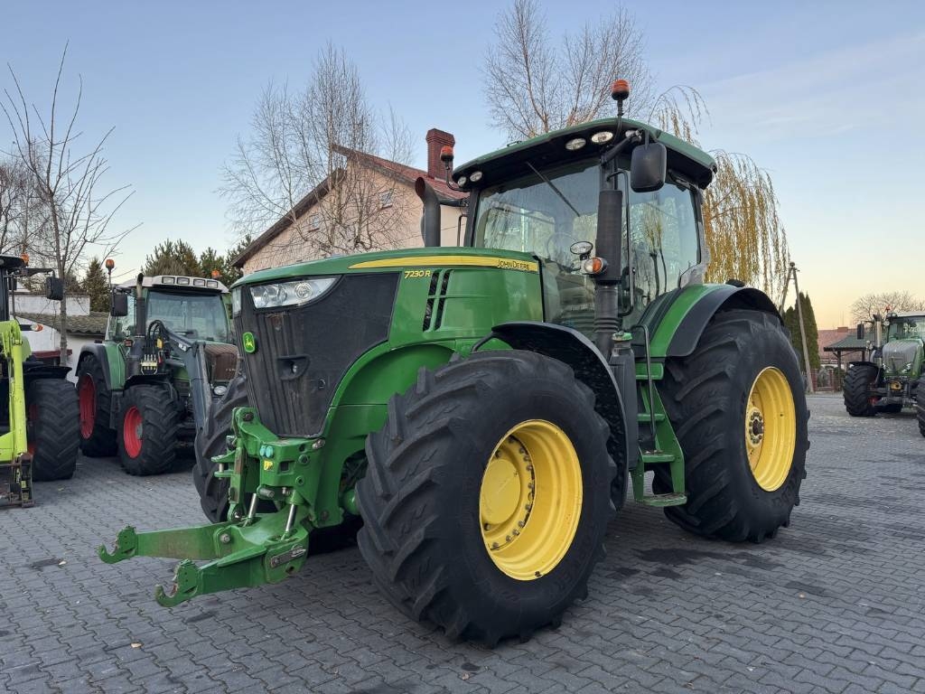 John Deere 7230R