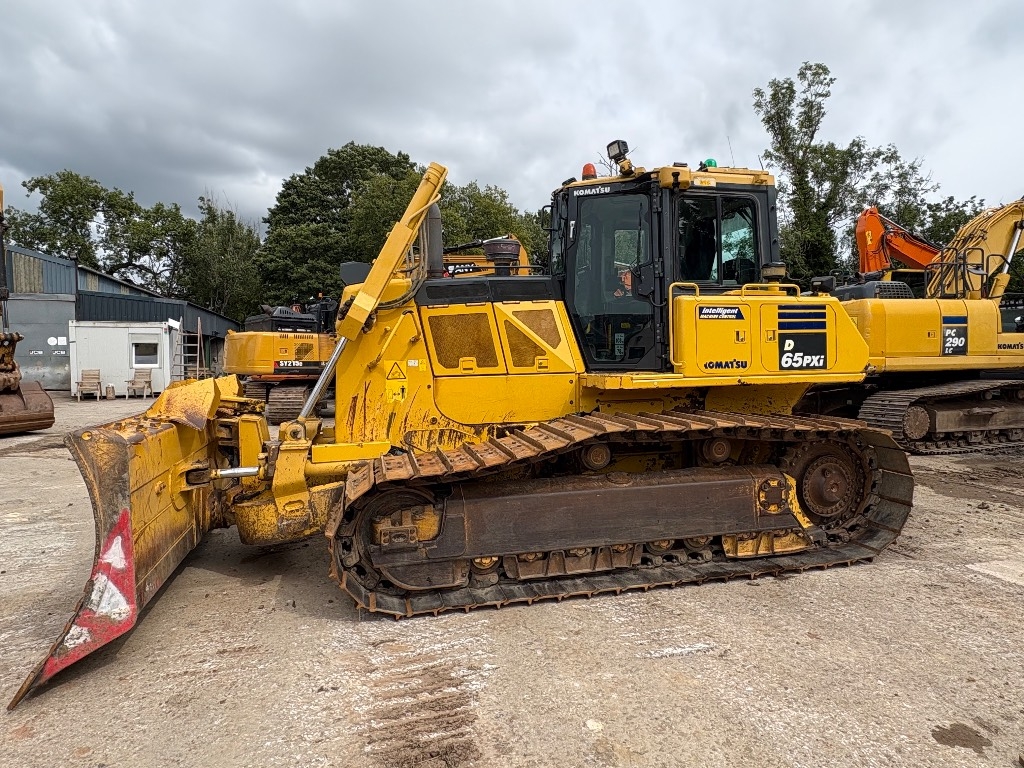Komatsu D65PXI-18
