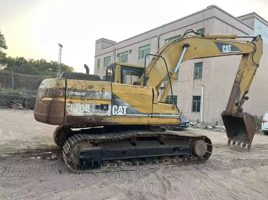 Pelle sur chenilles Caterpillar 320 B L — occasion 2024, 1 930 h