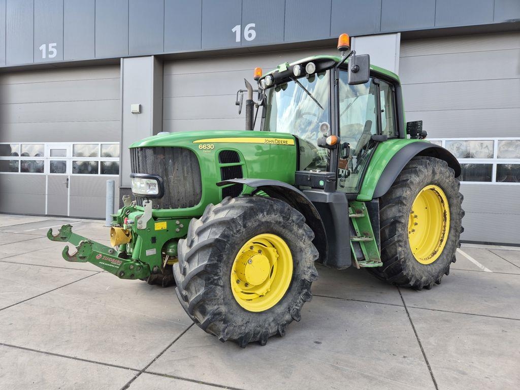 John Deere 6630