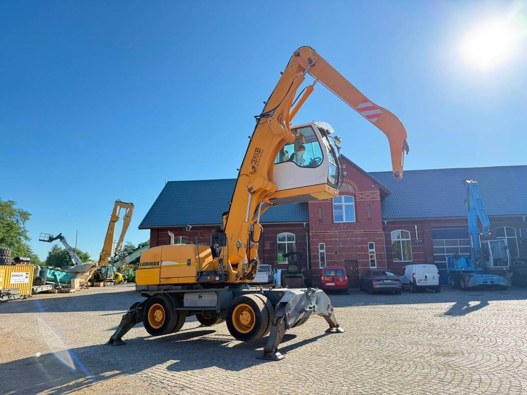 Liebherr A 316