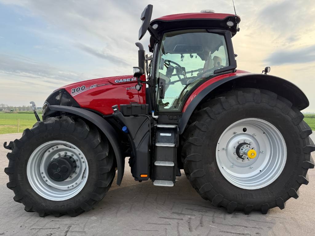 Case IH Optum 300CVX