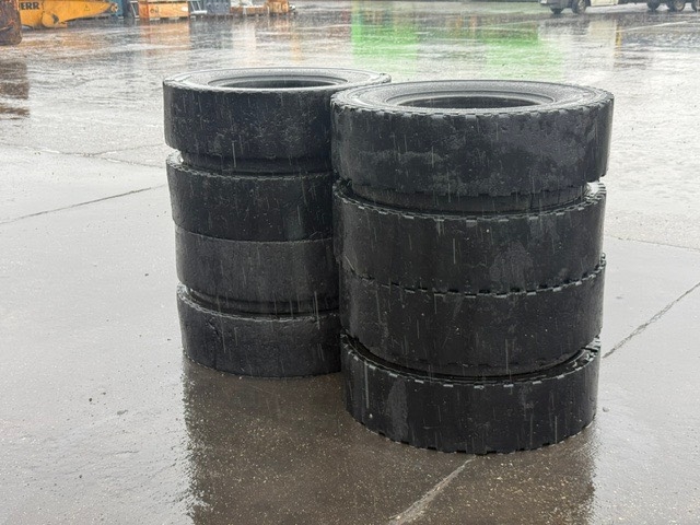 Liebherr A 904 C KOŁA KOMPLET 10.00R20 PEŁNE