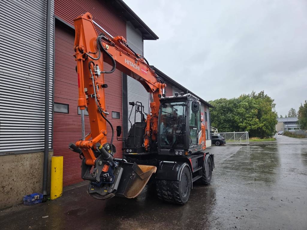 Hitachi ZX 135 W-7 Rotator, Sprzęt trakcyjny, StageV kuva 2