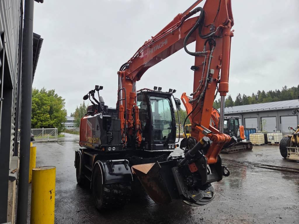 Hitachi ZX 135 W-7 Rotator, Sprzęt trakcyjny, StageV kuva 4