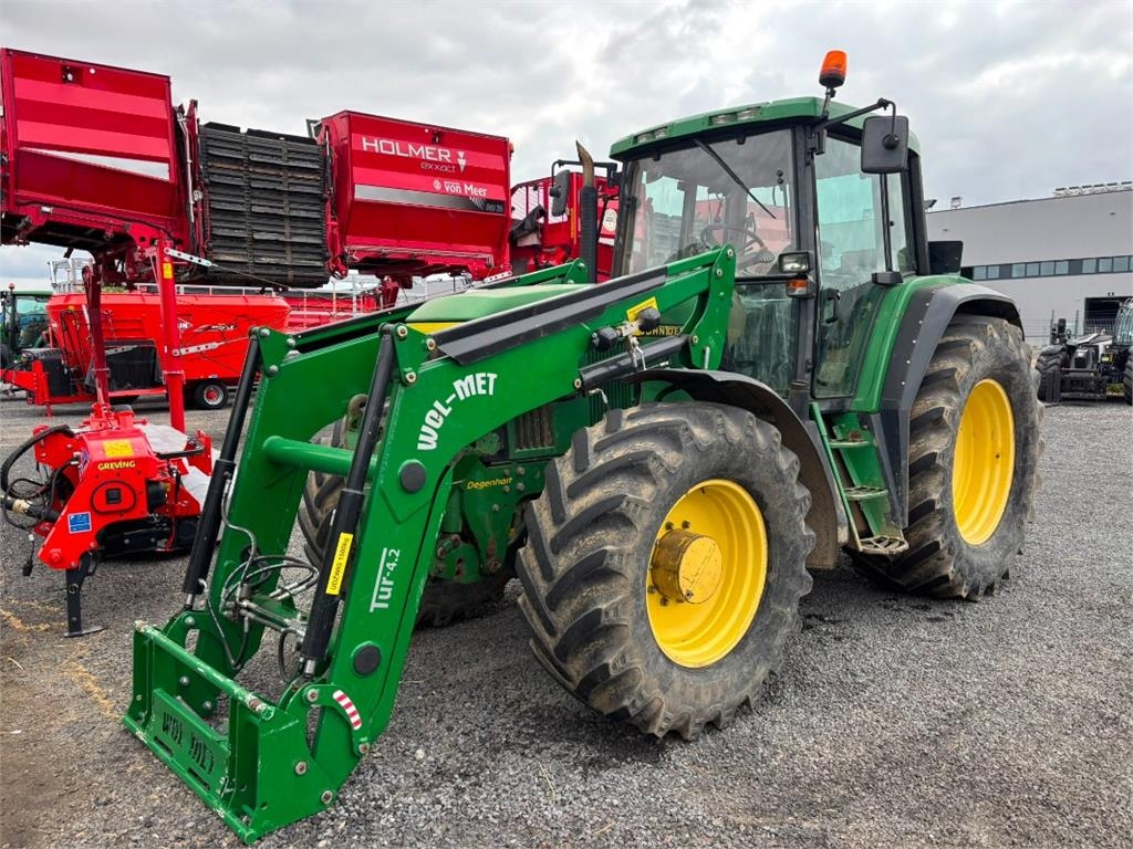 John Deere 6910