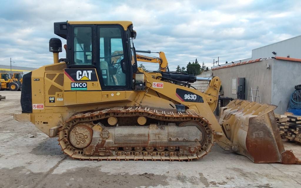 CAT 963D waste