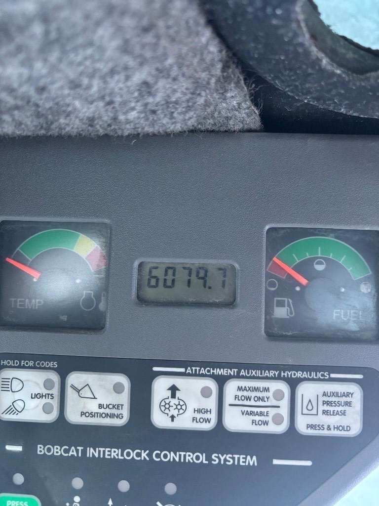 Bobcat S 300 / Kauha, Piikit, Lisähydrauliikka kuva 2
