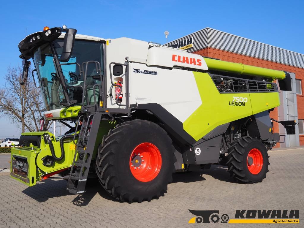 Moissonneuse-batteuse CLAAS Lexion 7500 + V930 — occasion 2023, 822 h