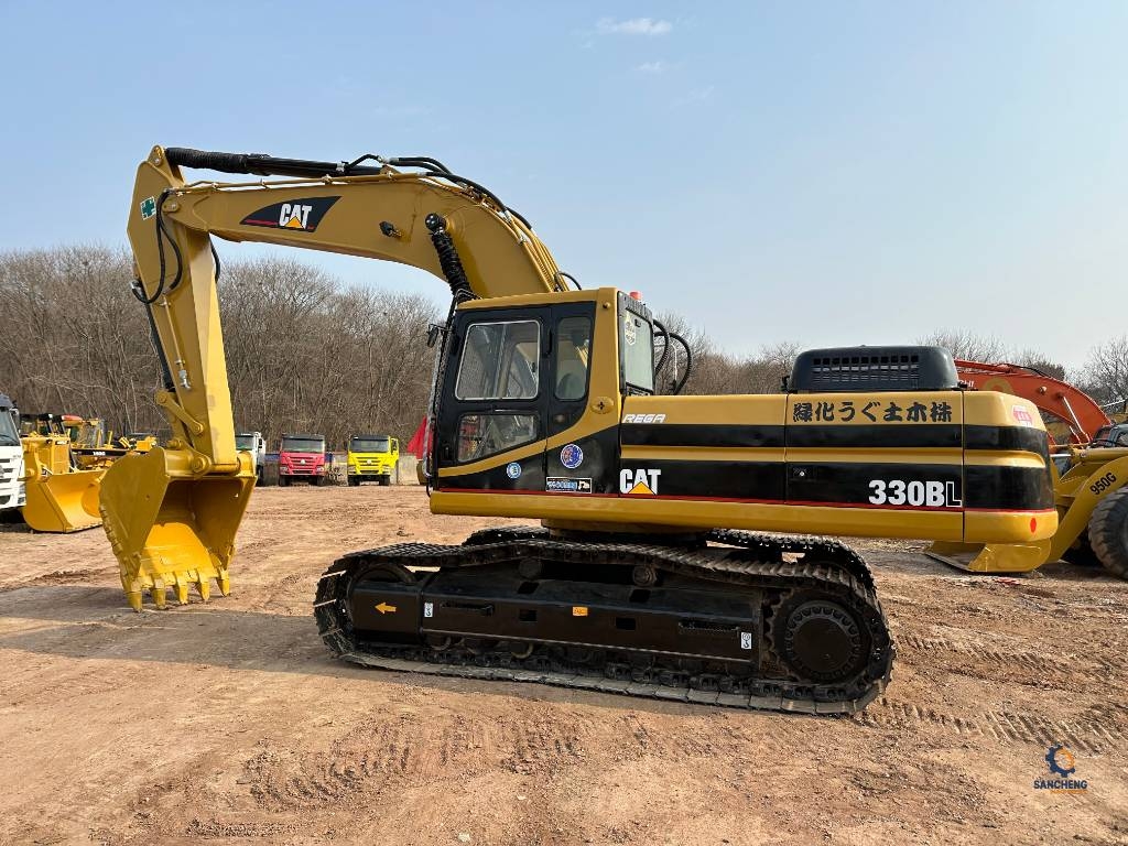 CAT 330B