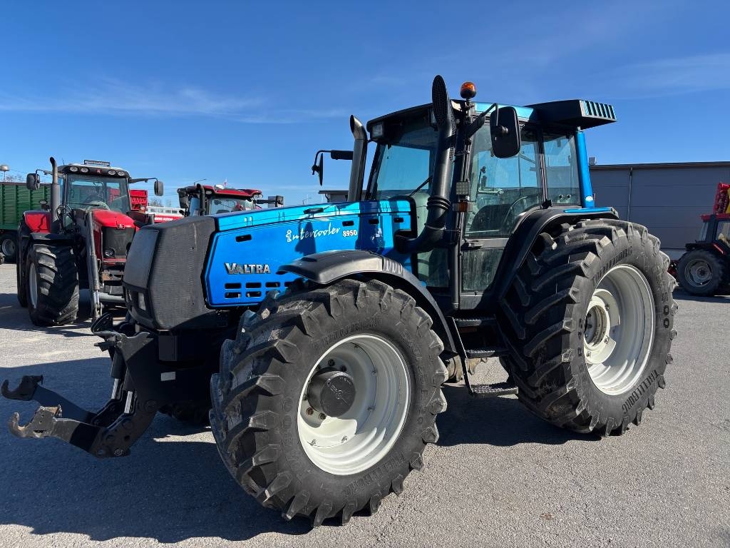 Valtra 8950