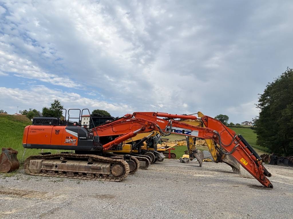 Hitachi ZX 300
