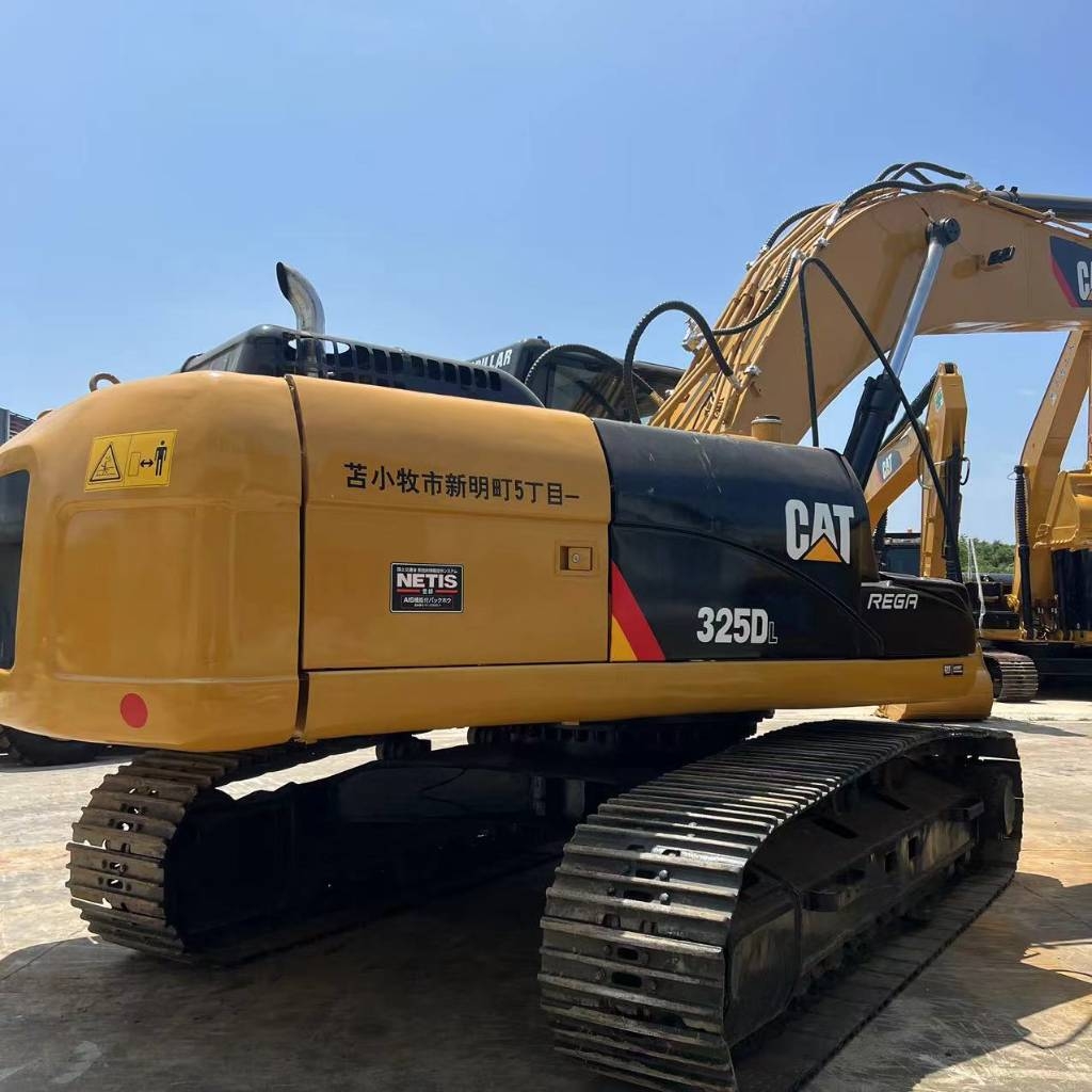 Pelle sur chenilles Caterpillar 325 D — occasion 2023, 1 000 h