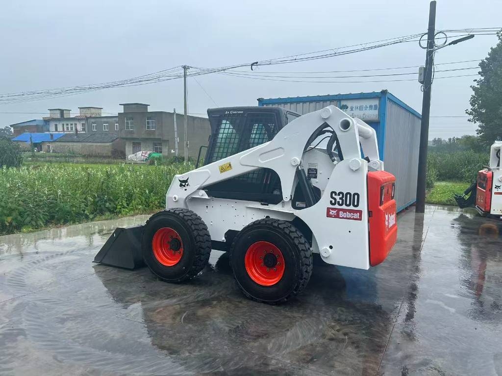 Chargeuse compacte Bobcat S 300 — occasion 2023, 600 h