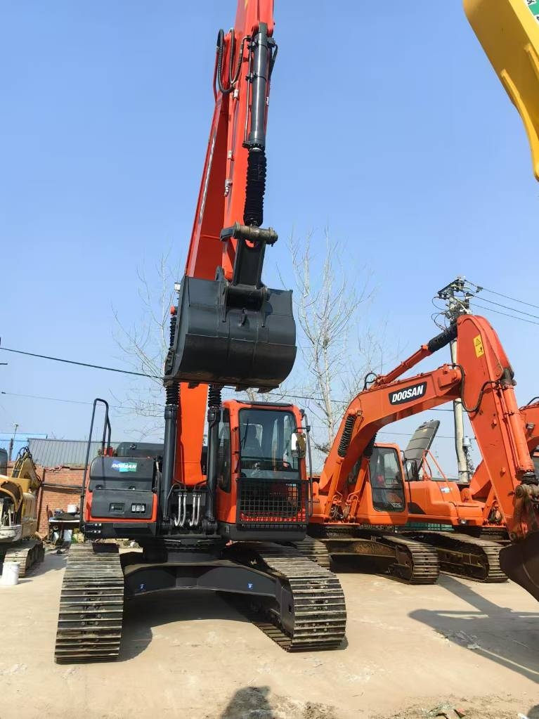 Doosan DX225LC-9C