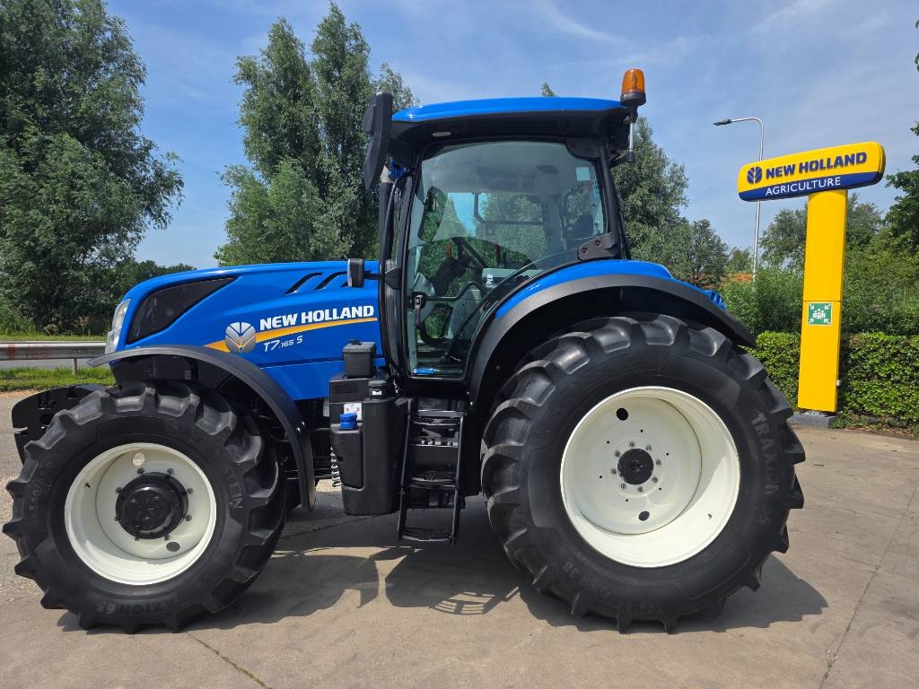 New Holland T 7.165 S